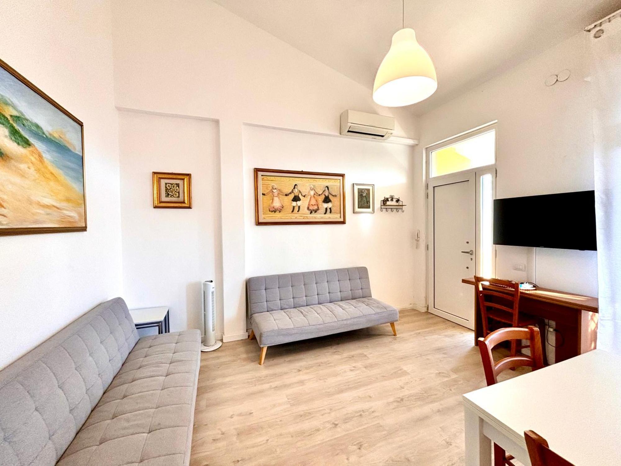Villa Poetto Beach By Home And Experience , Cagliari, Poetto Exterior photo